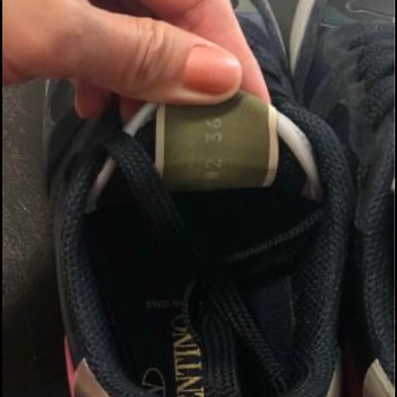 Valentino Garavani sneakers - Picture 5 of 5